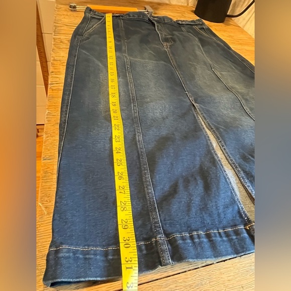 💙 CHAPS Dark Denim Midi Skirt – Size 18 - Picture 4 of 7
